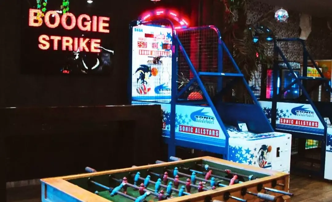 Boogie, Strike Bowling & Pub